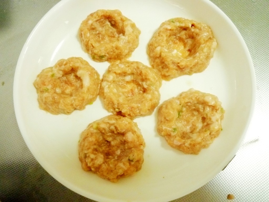 鹌鹑蛋蒸肉饼步骤4