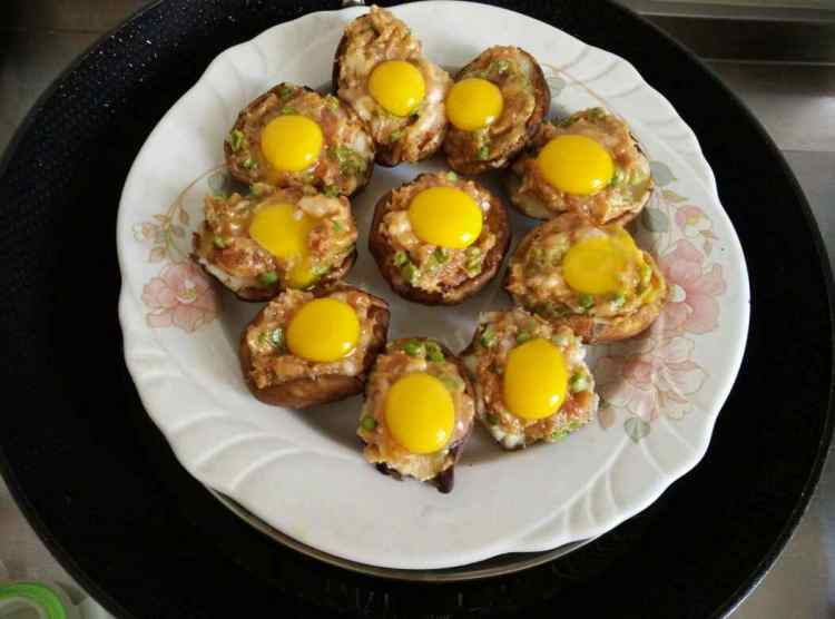 香菇肉末蒸鹌鹑蛋步骤6
