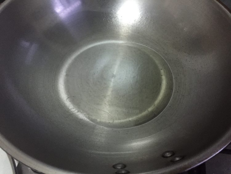 青椒炒鹌鹑蛋步骤4