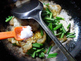 韭菜鹌鹑蛋小素鸡步骤8