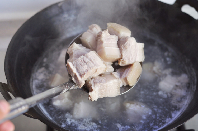 花雕红烧肉鹌鹑蛋步骤2