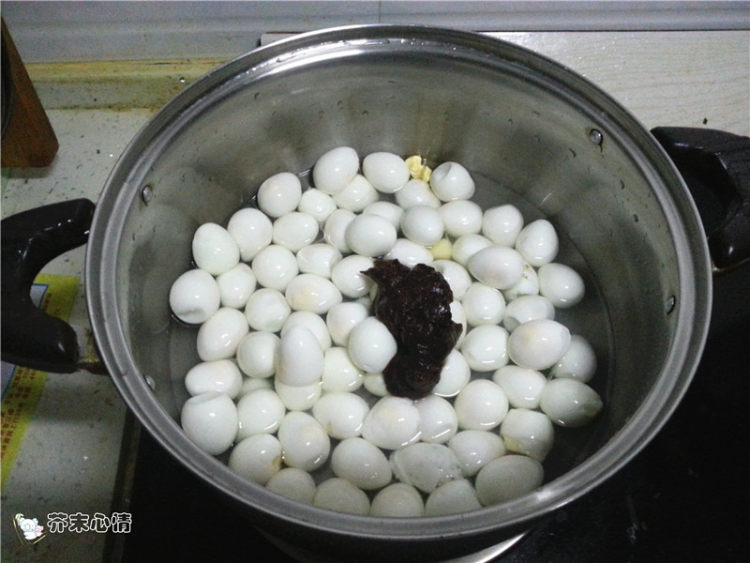 酱鹌鹑蛋步骤2