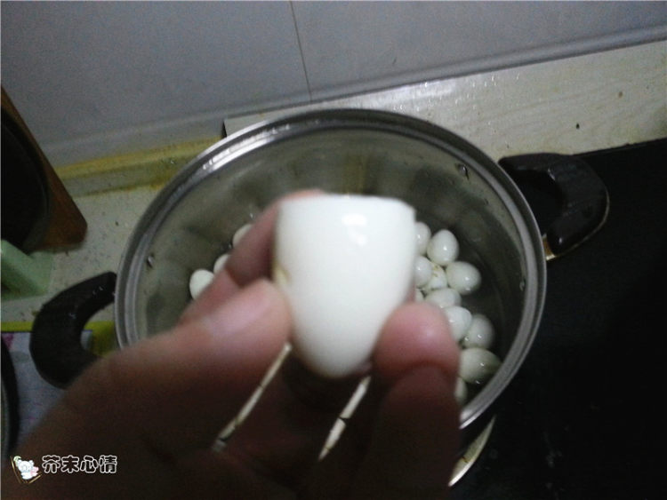 酱鹌鹑蛋步骤1