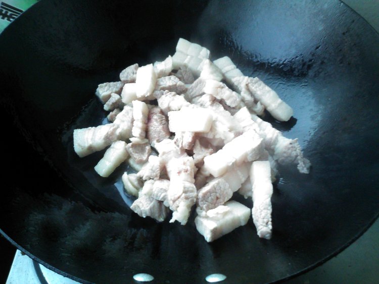 红烧肉炖鹌鹑蛋步骤5