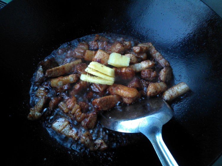 红烧肉炖鹌鹑蛋步骤7