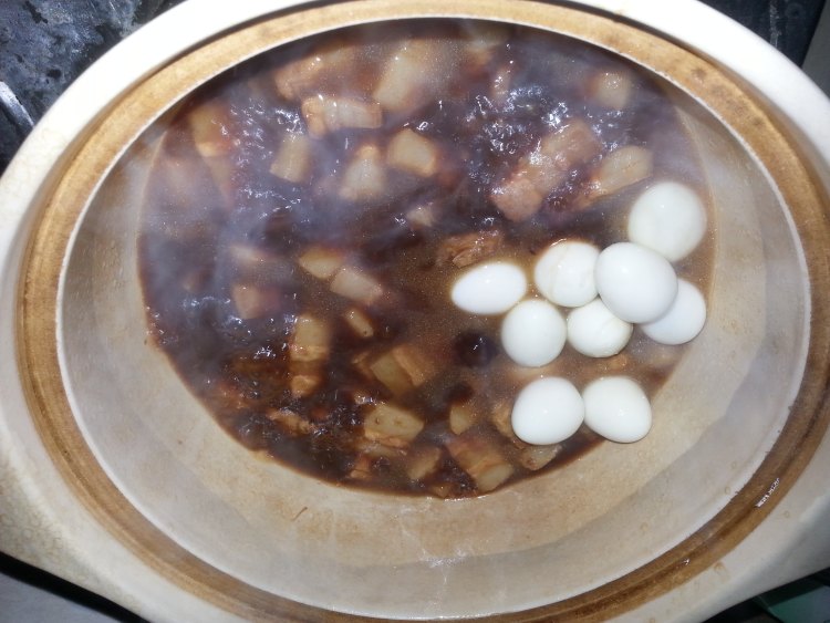 红烧肉炖鹌鹑蛋步骤12