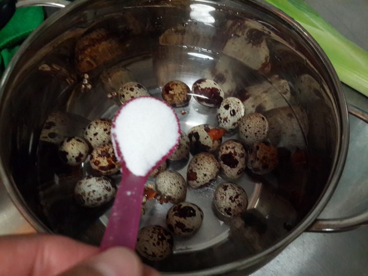 卤煮鹌鹑蛋步骤4