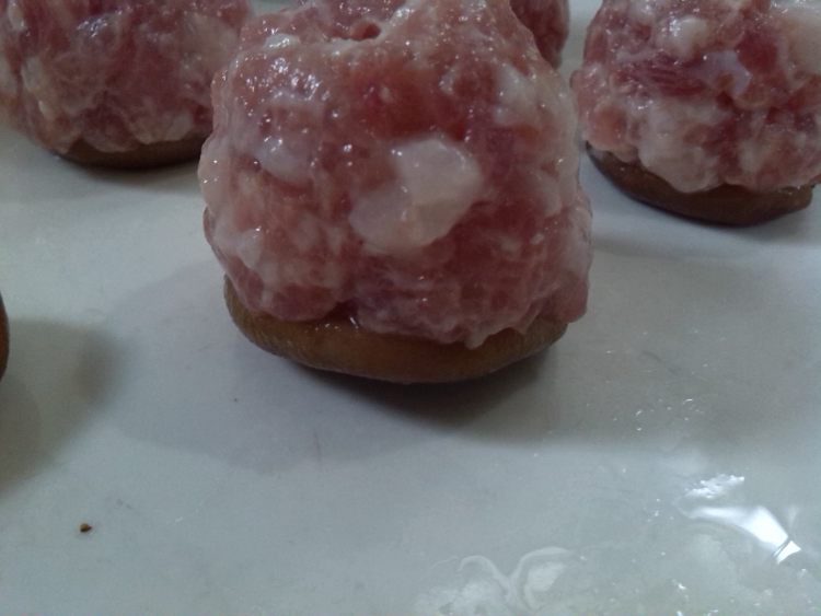 鹌鹑蛋肉末瓤香菇步骤4