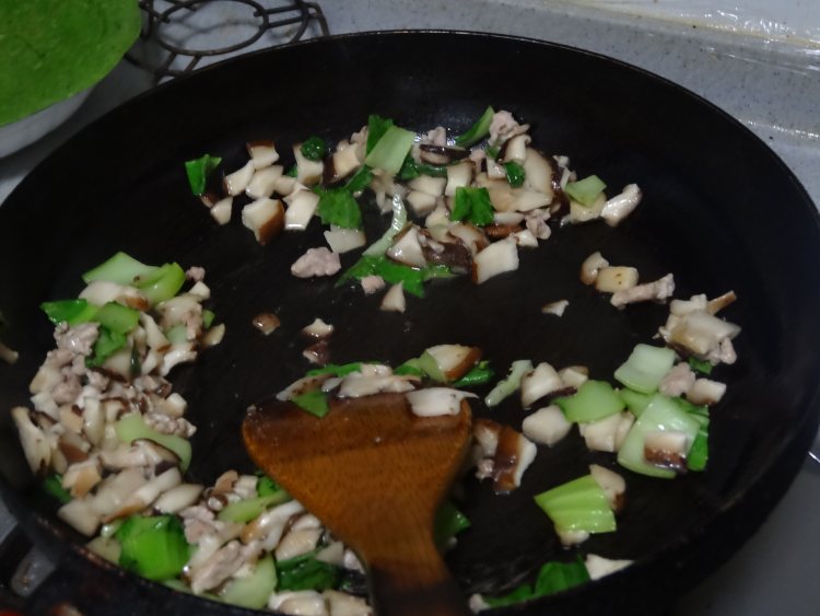 青菜香菇蝴蝶面步骤5