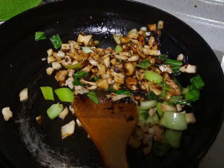 青菜香菇蝴蝶面步骤6