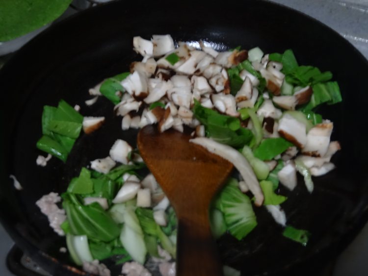 青菜香菇蝴蝶面步骤4