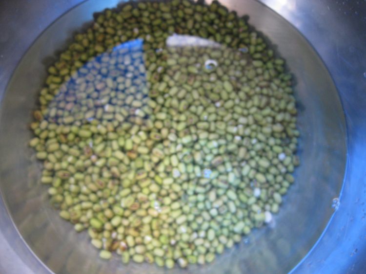 砂锅冰糖绿豆沙步骤1