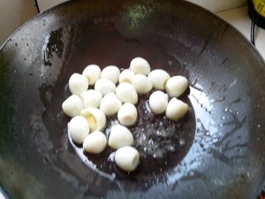 豌豆玉米炒鹌鹑蛋步骤6