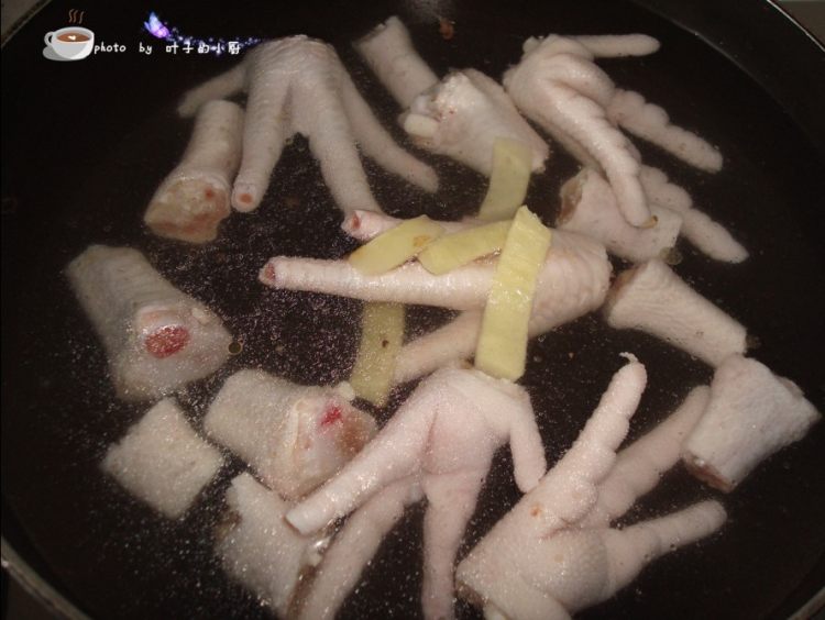 鹌鹑蛋烧鸡爪步骤3