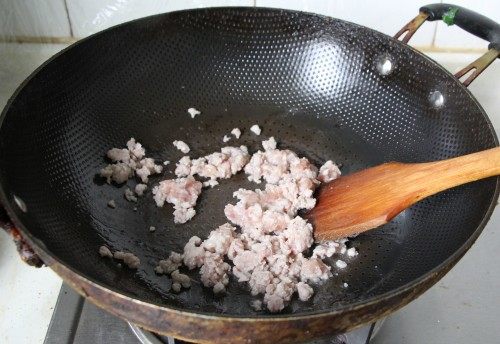香菇肉酱烩鹌鹑蛋步骤5
