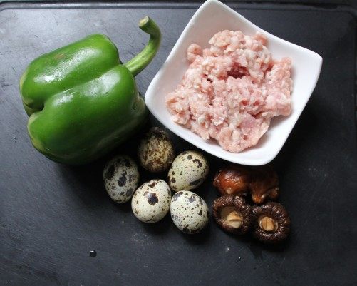 香菇肉酱烩鹌鹑蛋步骤1