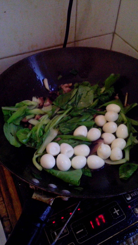 香菇油菜炖鹌鹑蛋步骤5