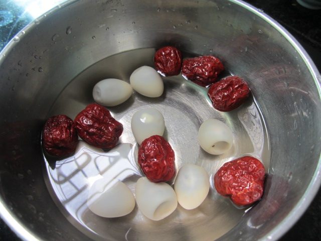 红枣煮蛋步骤2
