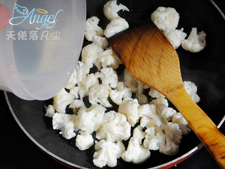 小羊肖恩炒菜花步骤7
