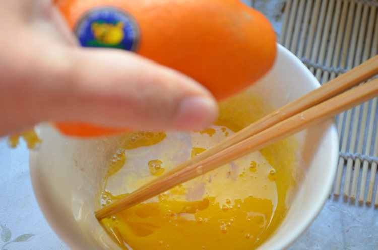 橙香炼乳蒸蛋步骤4