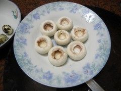 蘑菇酿鹌鹑蛋步骤2