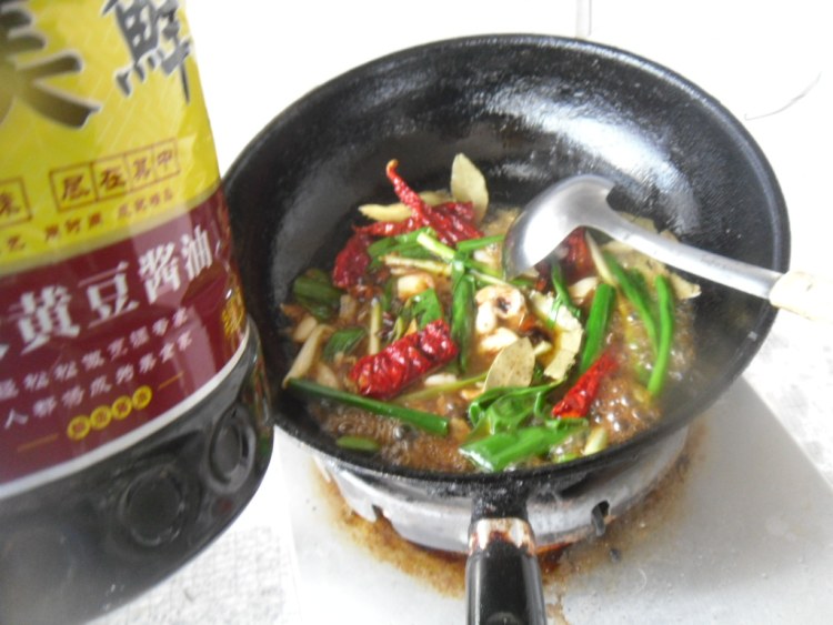 酥焖鲫鱼步骤9