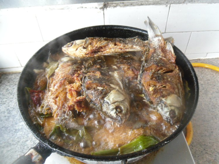 酥焖鲫鱼步骤12