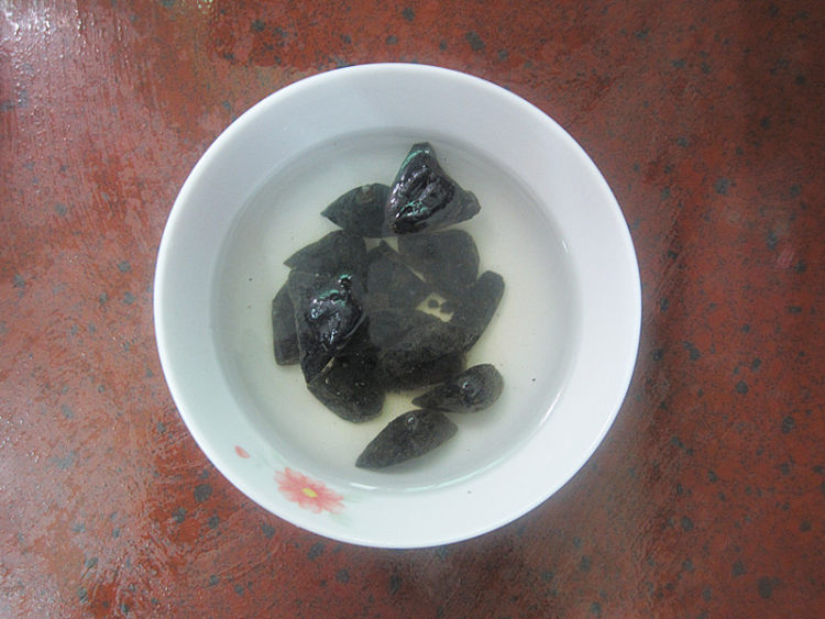 榄角蒸鲫鱼步骤4