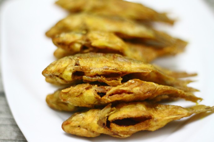 椒盐香酥炸鱼步骤8