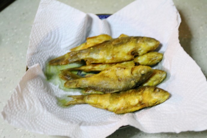 椒盐香酥炸鱼步骤6