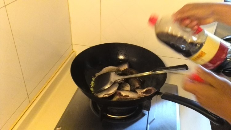 韩式白菜萝卜炖鲫鱼步骤7
