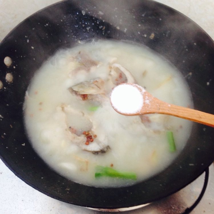 清炖鲫鱼步骤9