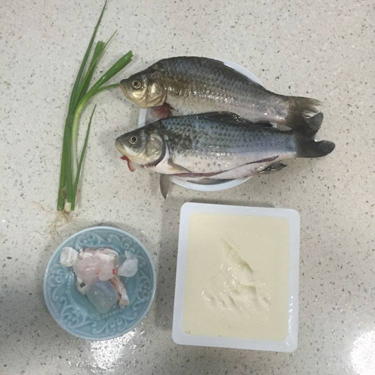 鲫鱼豆腐汤#新鲜从这步骤1