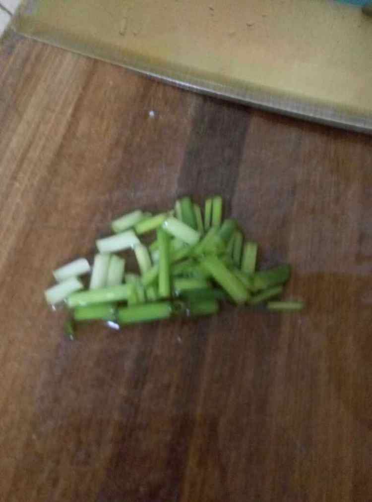 鲫鱼豆腐白菜汤步骤5