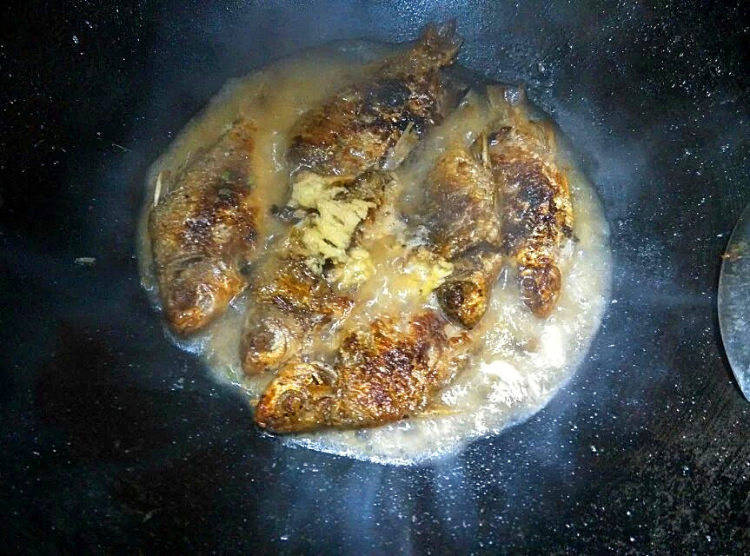 豆豉焖鲫鱼步骤4