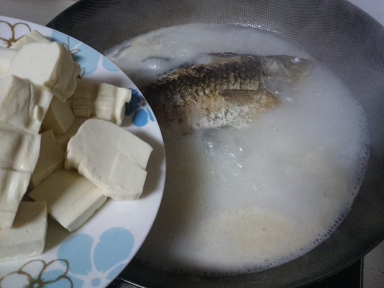 鲫鱼豆腐暖锅步骤9