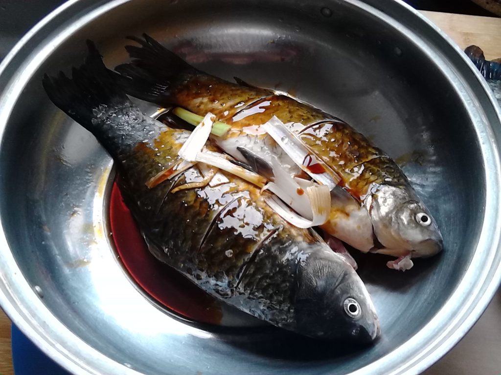 电饼铛烤鲫鱼步骤6