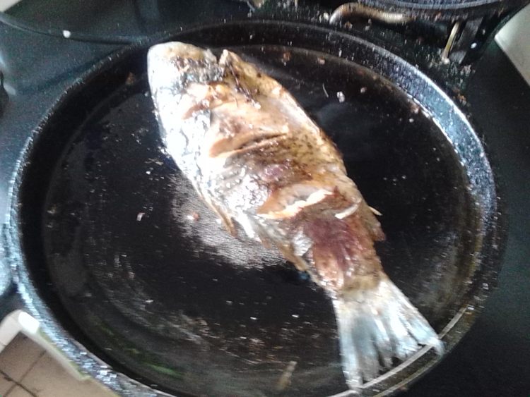 电饼铛烤鲫鱼步骤8