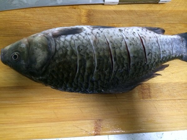 鲫鱼烧豆腐步骤2
