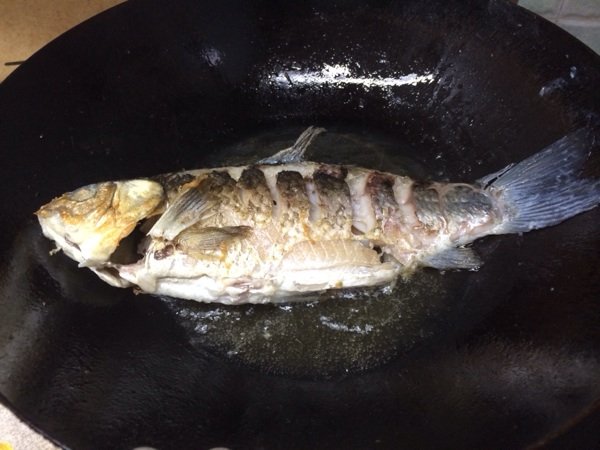 鲫鱼烧豆腐步骤3
