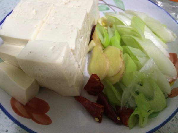 鲫鱼烧豆腐步骤1
