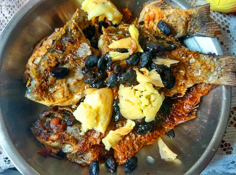 豆豉蒸鲫鱼步骤3