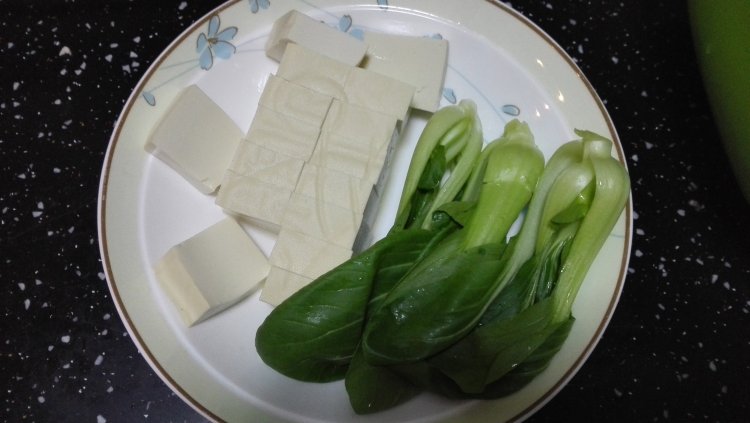 鲫鱼菌汤步骤5