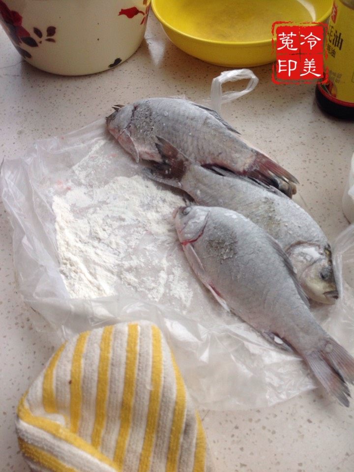 #美味的朋友#红烧鲫鱼步骤6
