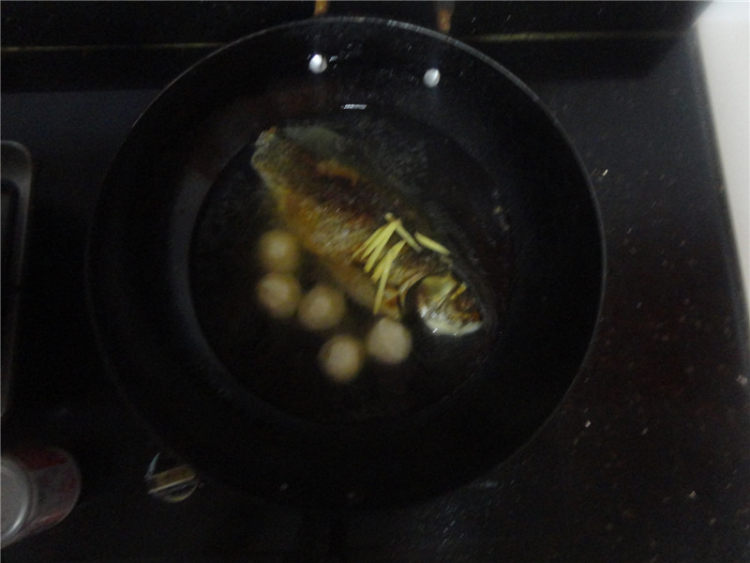 【儿童美食】秋葵鲫鱼步骤4