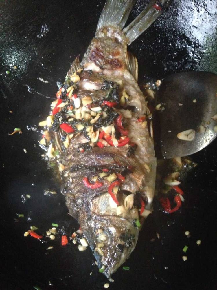 干煎鲫鱼步骤7