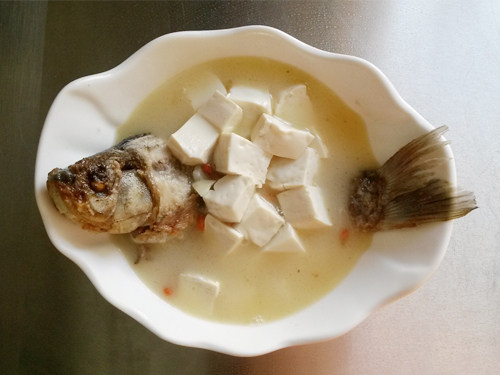 枸杞鲫鱼豆腐汤步骤11