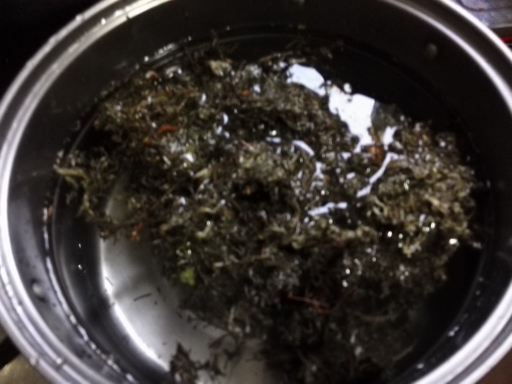 棉茵陈鲫鱼汤步骤3