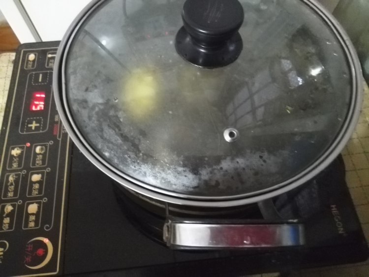 棉茵陈鲫鱼汤步骤6