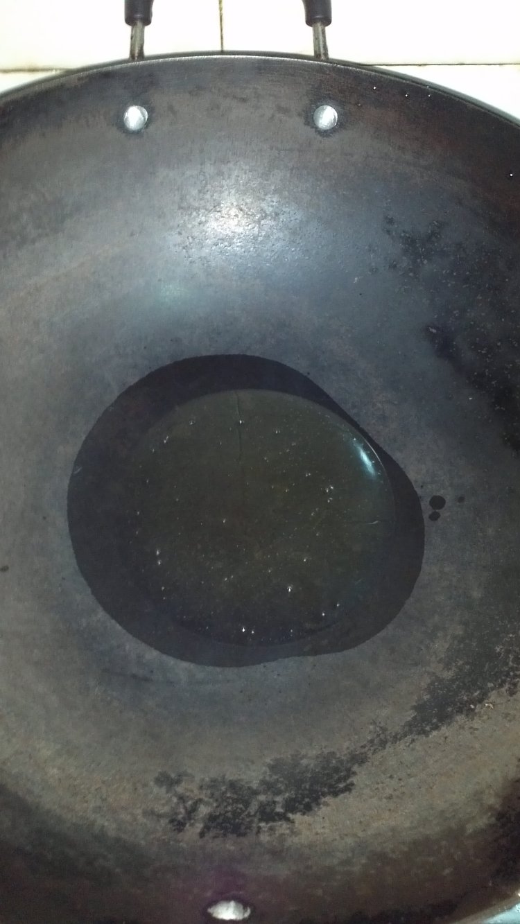 黄豆芽鲫鱼汤粥步骤3